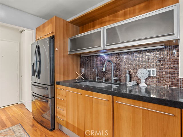 Detail Gallery Image 5 of 41 For 1410 S Bentley Ave #103,  –,  CA 90025 - 2 Beds | 2 Baths