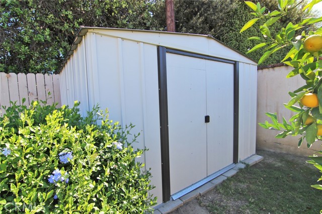 Detail Gallery Image 21 of 24 For 9310 Crebs Ave, Northridge,  CA 91324 - 4 Beds | 2 Baths