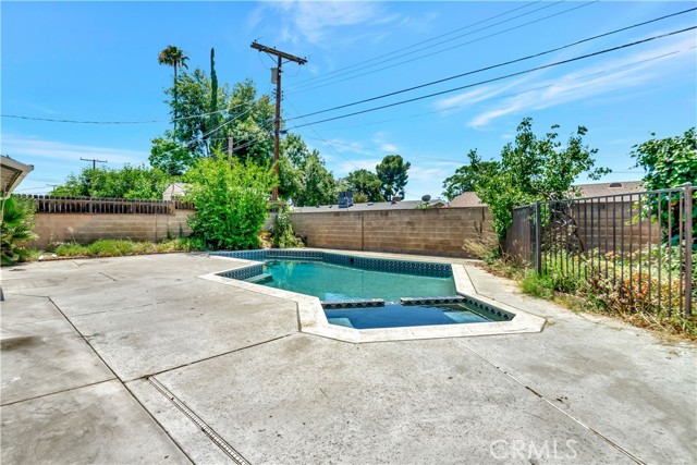 Detail Gallery Image 20 of 28 For 22942 Elkwood St, West Hills,  CA 91304 - 4 Beds | 2 Baths
