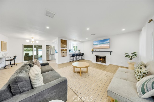 Detail Gallery Image 3 of 46 For 1603 E Chestnut Ave, Orange,  CA 92867 - 4 Beds | 2 Baths