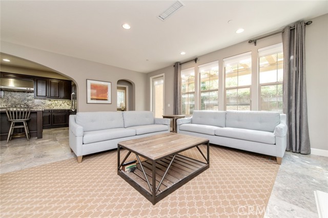 Detail Gallery Image 10 of 42 For 120 Tomato Springs, Irvine,  CA 92618 - 4 Beds | 3/1 Baths