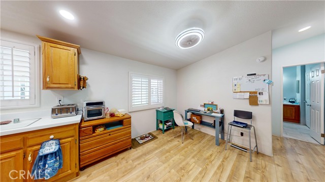 Detail Gallery Image 5 of 51 For 18601 Newland St #11,  Huntington Beach,  CA 92646 - 2 Beds | 2 Baths