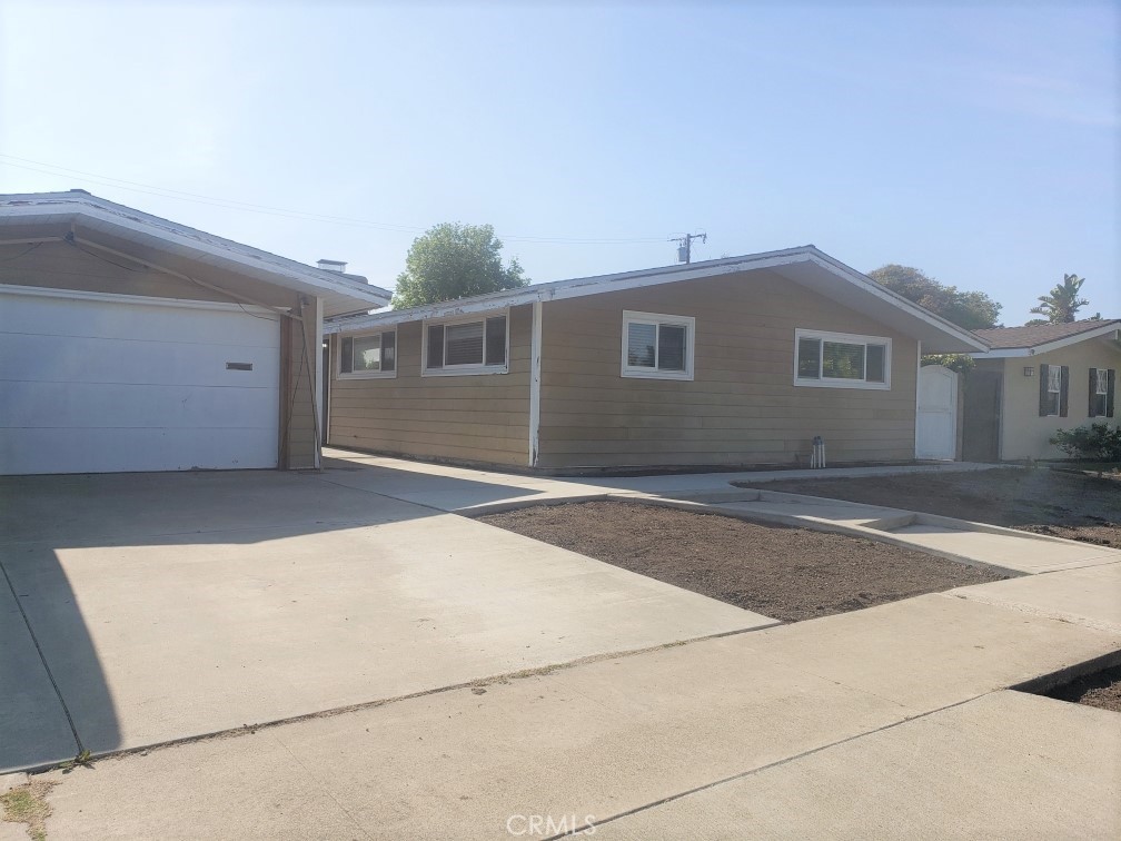 2569 Oxford Lane, Costa Mesa, CA 92626