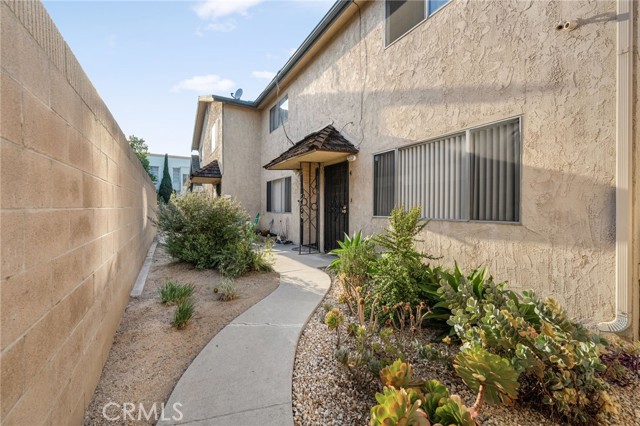 1070 Freeman Avenue, Long Beach CA: https://media.crmls.org/medias/601dd532-2161-4680-8580-3ec18d5e09cd.jpg