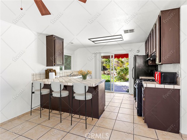 Detail Gallery Image 11 of 38 For 37707 Dixie Dr, Palmdale,  CA 93550 - 3 Beds | 2 Baths