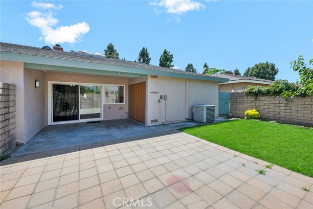 1981 Mitchell Avenue, Tustin CA: https://media.crmls.org/medias/601e37e1-f7d2-4c3b-b85b-27823dd5f56d.jpg
