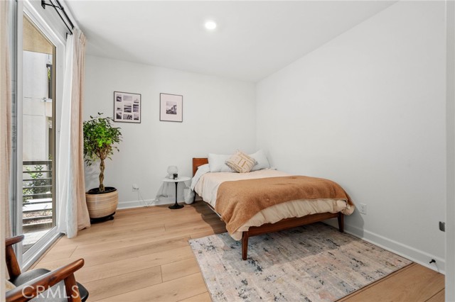 Front Image Thumbnail for CRPW26119333