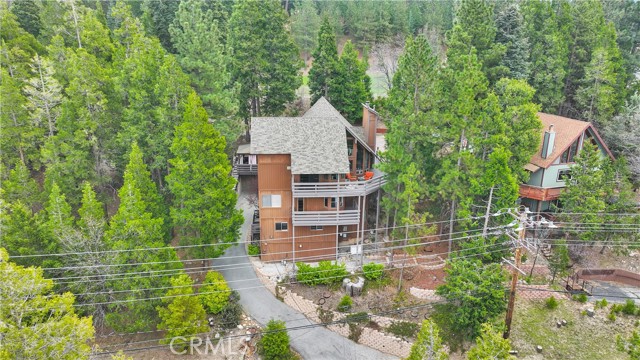 825 Grass Valley Road, Lake Arrowhead CA: https://media.crmls.org/medias/601ea37c-a513-4da5-a4ba-739aad940521.jpg