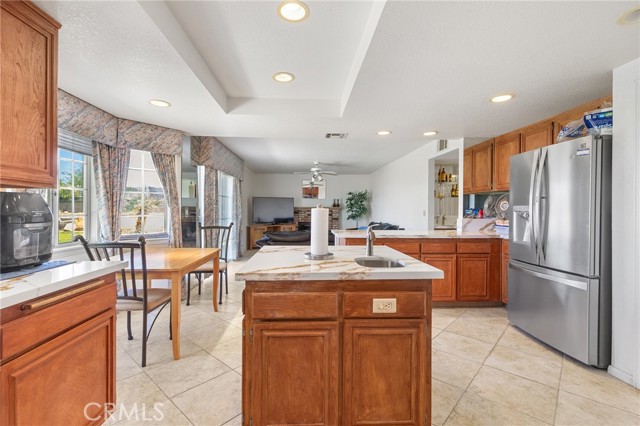 40420 Valiente Drive, Palmdale CA: https://media.crmls.org/medias/601eaece-513b-4836-9dbe-f538a743eac2.jpg