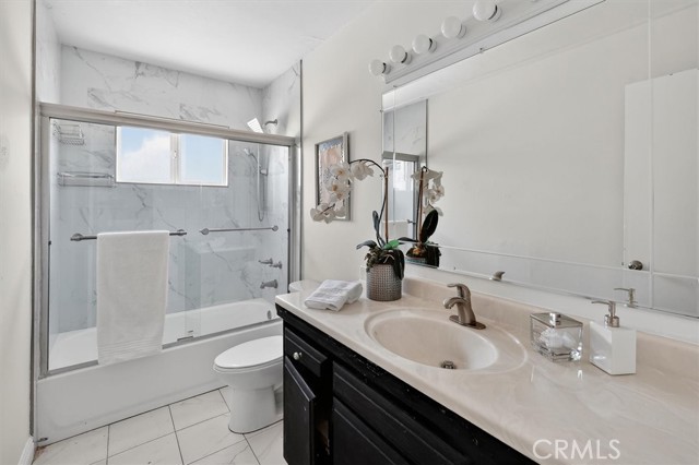 Detail Gallery Image 22 of 41 For 8846 Laramie Ave, Winnetka,  CA 91306 - 4 Beds | 3 Baths