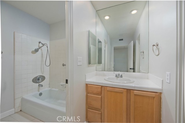 5454 Zelzah Avenue, Encino CA: https://media.crmls.org/medias/6020134f-a530-46d1-82da-1d6942bfd3d8.jpg