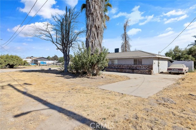 Detail Gallery Image 3 of 33 For 6125 E Mount Whitney Ave, Laton,  CA 93242 - 3 Beds | 2 Baths