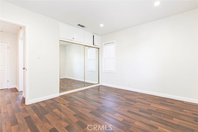 Detail Gallery Image 19 of 29 For 17425 Emelita, Encino,  CA 91316 - 2 Beds | 1 Baths