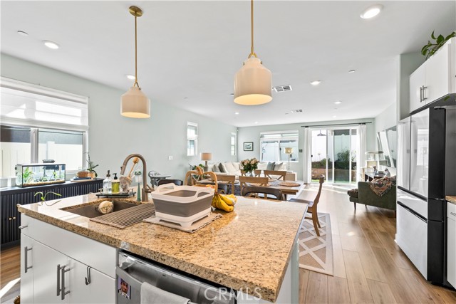 Detail Gallery Image 11 of 44 For 2482 Wagon Wheel Way, Rialto,  CA 92377 - 3 Beds | 2 Baths