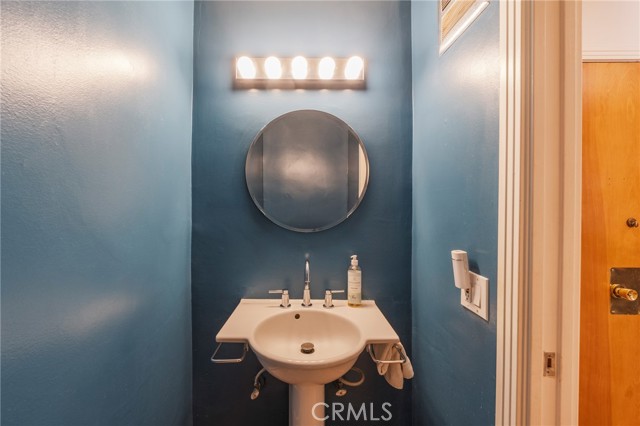 Detail Gallery Image 8 of 34 For 8710 Delgany #3,  Playa Del Rey,  CA 90293 - 1 Beds | 1/1 Baths