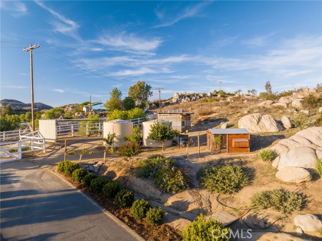 Detail Gallery Image 9 of 75 For 38565 Green Meadow Rd, Temecula,  CA 92592 - 4 Beds | 3 Baths