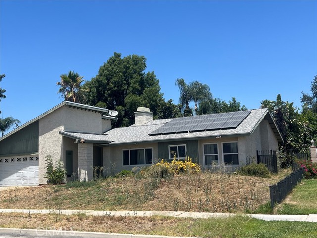 946 W Woodcrest Street, Bloomington CA: https://media.crmls.org/medias/60221786-8202-471f-890d-455b98945693.jpg