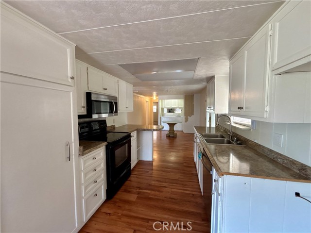 22895 Skylink Drive, Canyon Lake CA: https://media.crmls.org/medias/60235c4a-3b1b-4d41-8c3c-acea1b1fdb11.jpg