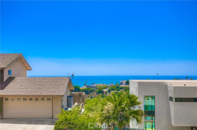 605 E Avenida San Juan, San Clemente CA: https://media.crmls.org/medias/6024531f-7c37-4485-8941-ce4001cdc4cb.jpg
