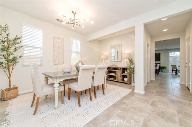 Detail Gallery Image 5 of 47 For 7114 Beckett Field, Corona,  CA 92880 - 3 Beds | 3 Baths