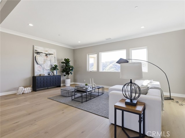 Detail Gallery Image 23 of 41 For 11913 Red Hawk Ln, Porter Ranch,  CA 91326 - 5 Beds | 5/1 Baths