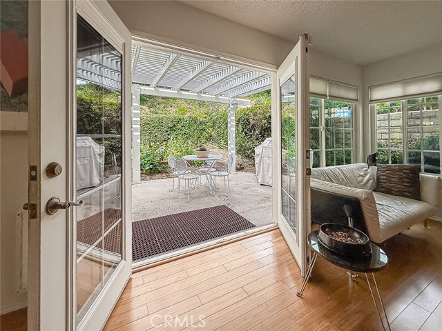 Detail Gallery Image 34 of 48 For 5021 Ambridge Dr, Calabasas,  CA 91301 - 4 Beds | 3 Baths
