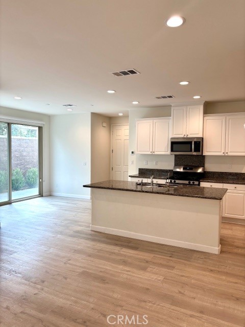 16173 Paddock Avenue, Chino CA: https://media.crmls.org/medias/6025d8c2-0547-4968-bd75-c6741ac7f164.jpg