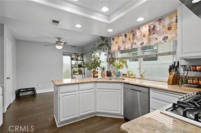 Detail Gallery Image 16 of 31 For 5810 Greens Dr, Riverside,  CA 92509 - 2 Beds | 2 Baths