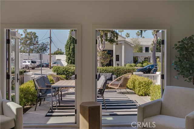 Detail Gallery Image 17 of 67 For 608 Heliotrope, Corona Del Mar,  CA 92625 - 4 Beds | 4 Baths