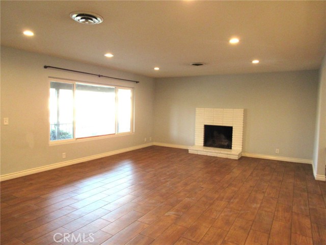 Image 3 of 21 For 43251 San Mateo Way