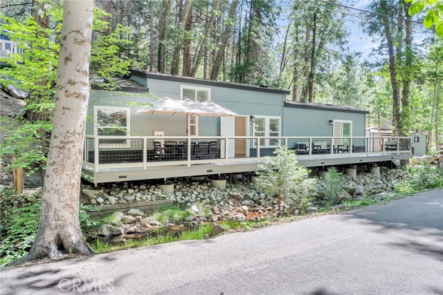 27500 HWY 189, Lake Arrowhead CA: https://media.crmls.org/medias/60288d62-42b1-463a-b72f-068227658822.jpg