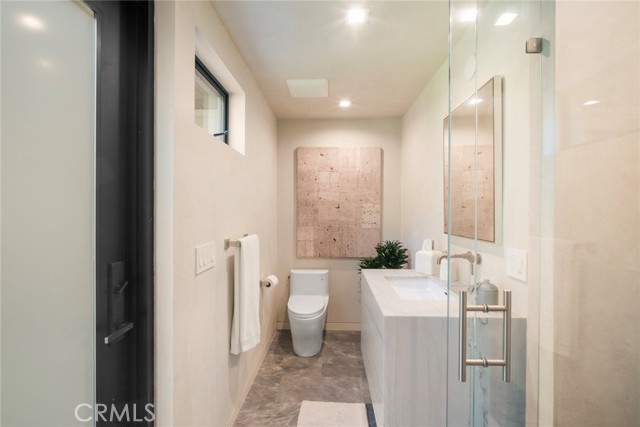 702 Diamond, Laguna Beach CA: https://media.crmls.org/medias/60297892-52e7-4dd3-b5b0-5dc82abab801.jpg