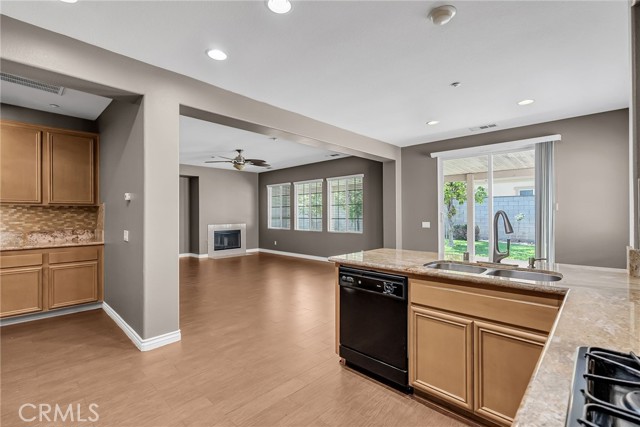 Detail Gallery Image 16 of 39 For 16569 Sugar Ln, Fontana,  CA 92337 - 4 Beds | 2/1 Baths