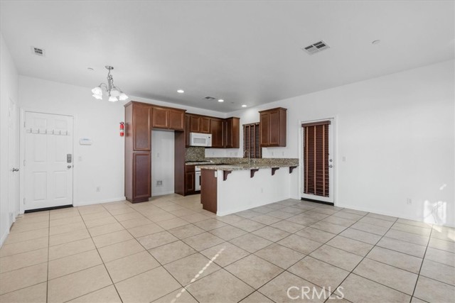 Detail Gallery Image 2 of 19 For 665 E. Riverside Dr. #3,  Ontario,  CA 91761 - 3 Beds | 2/1 Baths