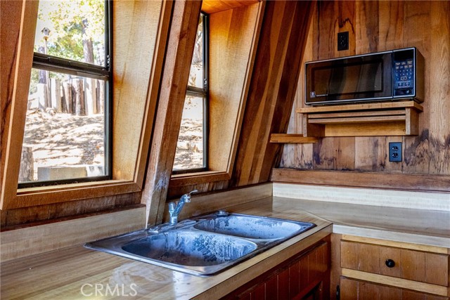 1420 Spencer Street, Cambria CA: https://media.crmls.org/medias/602c121d-da43-4e21-9630-ad6fd31ce50a.jpg