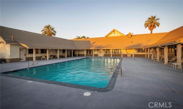 575 S Lyon, Hemet CA: https://media.crmls.org/medias/602c376e-2d23-495a-bbab-ecfdfdd68283.jpg