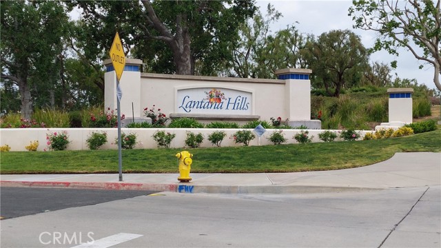 21107 Oakleaf Canyon Drive, Newhall CA: https://media.crmls.org/medias/602c893d-c84c-4404-905e-8ac30b47b271.jpg