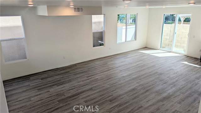 Detail Gallery Image 21 of 21 For 15115 Logos Ct, North Hills,  CA 91343 - 3 Beds | 3 Baths