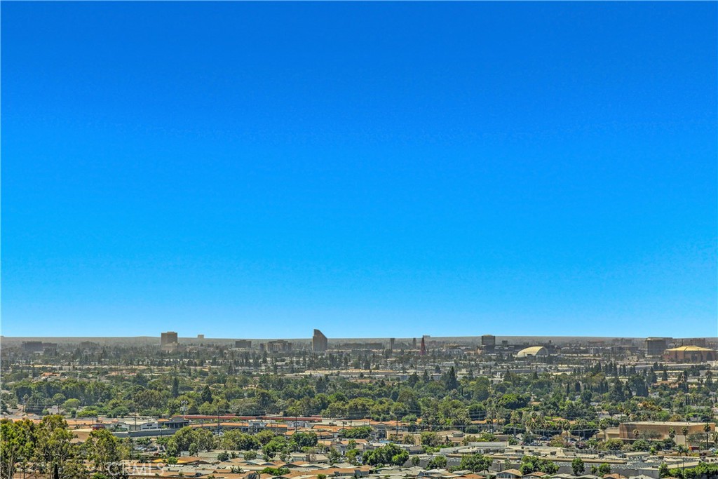 https://media.crmls.org/medias/602d063f-321a-490a-b5bd-47d55ba1324c.jpg?preset=X-Large