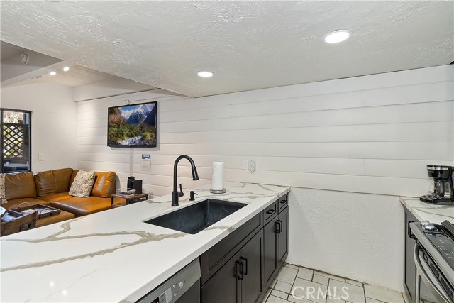 Detail Gallery Image 12 of 36 For 861 Thrush, Big Bear Lake,  CA 92315 - 3 Beds | 2 Baths