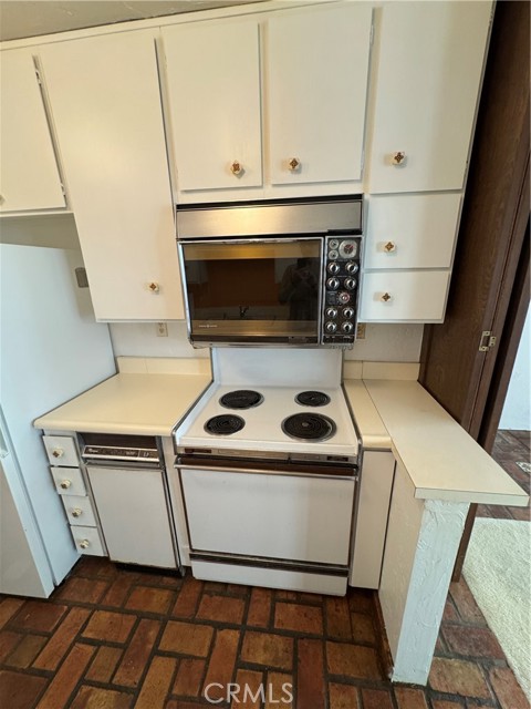 Image 12 of 22 For 535 Esplanade