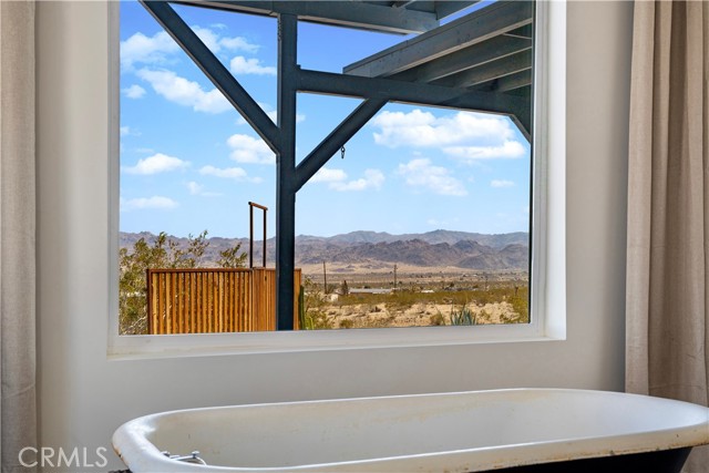 62176 Highland View Drive, Joshua Tree CA: https://media.crmls.org/medias/602e0a12-6d5e-43af-bcfc-20c7a27c4a90.jpg