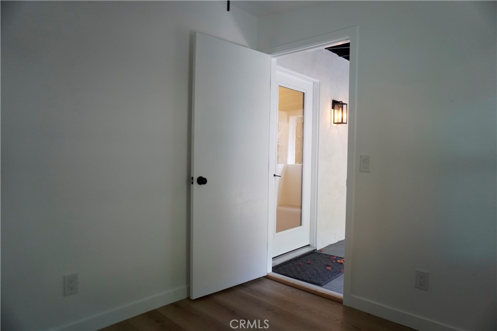 https://media.crmls.org/medias/602e2825-abef-4bc6-8abc-8433df4467f9.jpg?preset=X-Large