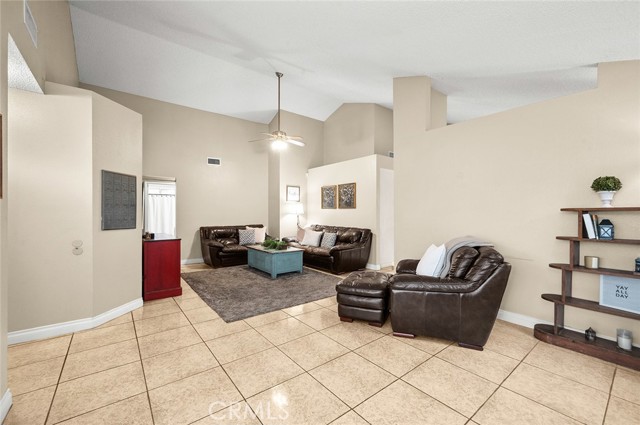 Detail Gallery Image 14 of 36 For 16151 Nippet Lane, Moreno Valley,  CA 92551 - 3 Beds | 2 Baths