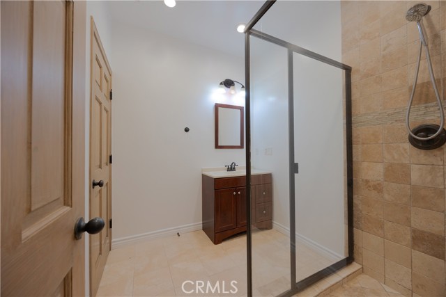 Detail Gallery Image 13 of 27 For 19617 Oxnard St, Tarzana,  CA 91356 - 3 Beds | 2 Baths