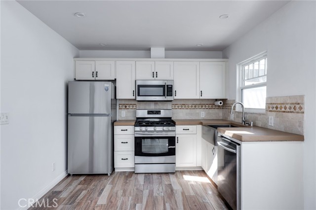 402 Indianapolis Avenue, Huntington Beach CA: https://media.crmls.org/medias/602f3ce9-44b6-4ead-9997-36169beb6949.jpg