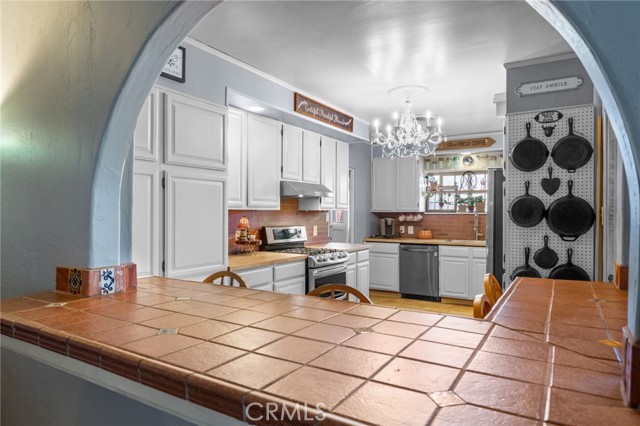 Detail Gallery Image 8 of 49 For 3010 Elmwood Ave, Bakersfield,  CA 93305 - 4 Beds | 2 Baths