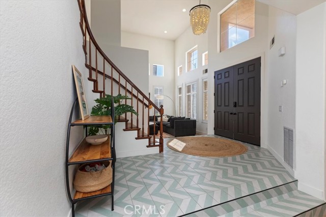 Detail Gallery Image 12 of 53 For 410 De Anza Ct, Oceanside,  CA 92057 - 5 Beds | 3 Baths