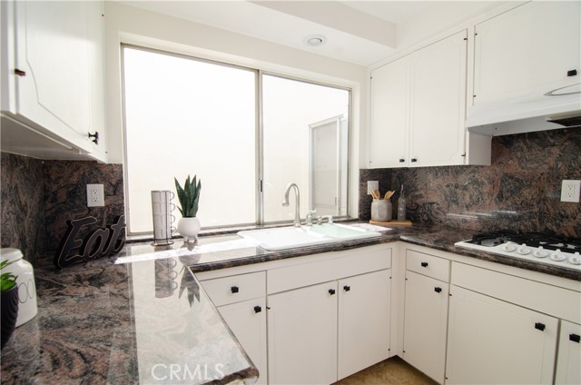 Detail Gallery Image 16 of 44 For 26701 Oak Branch Cir, Newhall,  CA 91321 - 2 Beds | 2 Baths