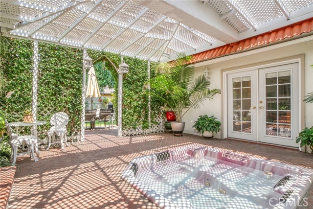Detail Gallery Image 41 of 59 For 19120 Hartland St, Reseda,  CA 91335 - 5 Beds | 3 Baths